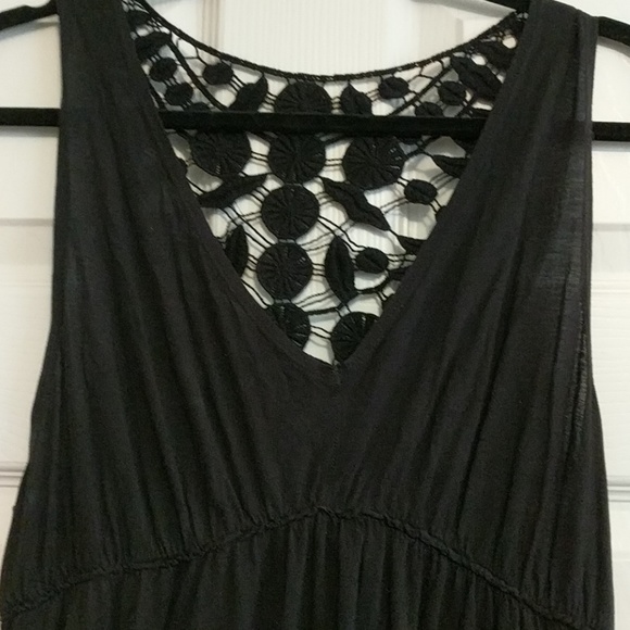 Flowy Black Dress - Picture 2 of 5